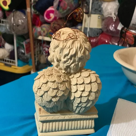 Cherub Angel Figurine & Cat/Bird music box plays tune “Memory “. - Picture 7 of 10